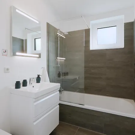3 Bedroom Cozy In Lembruch-duemmer